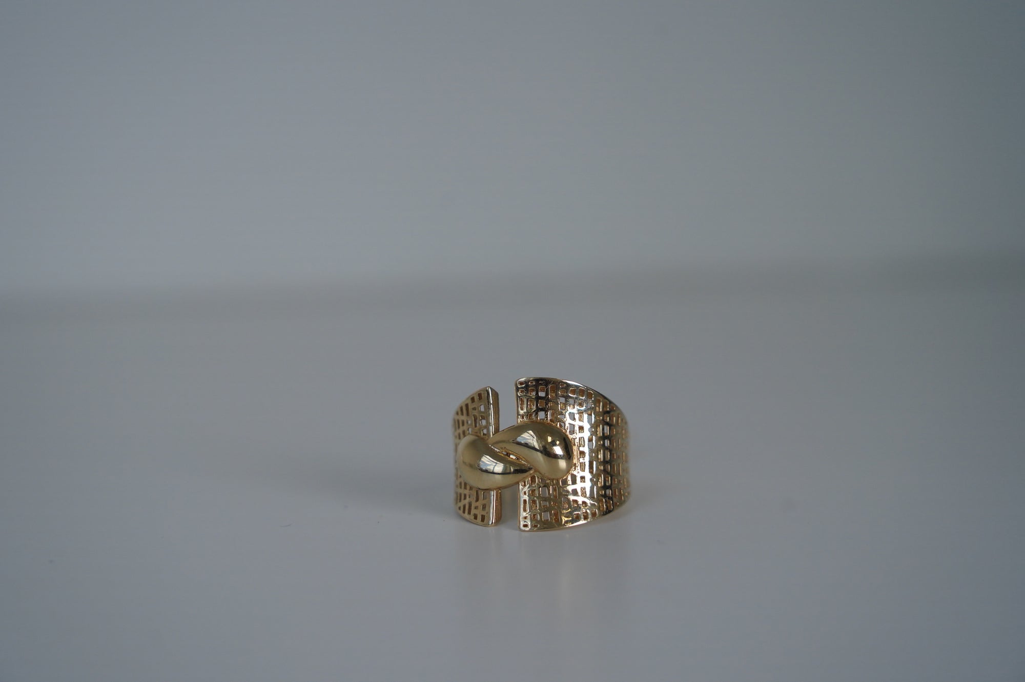 Modern Twist Gold Knot Ring